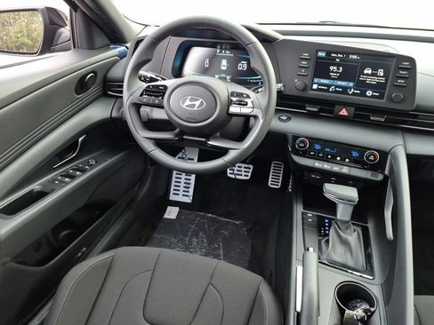 New 2026 Hyundai Elantra SEL Sport FWD image 22
