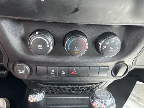 Used 2016 Jeep Wrangler Unlimited Sport w/ Connectivity Group AWD/4WD image 18