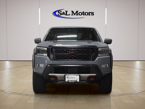 Used 2024 Nissan Frontier PRO-4X w/ Technology Package AWD/4WD image 2
