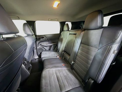 Used 2024 Mitsubishi Outlander SE image 20