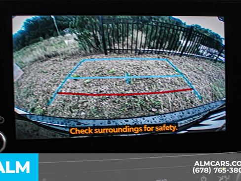 Used 2023 Toyota Highlander L image 32