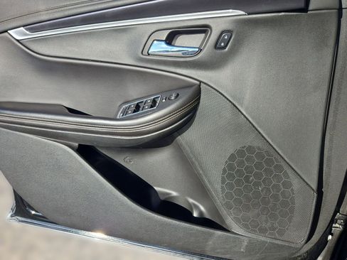 Used 2016 Chevrolet Impala LT image 20