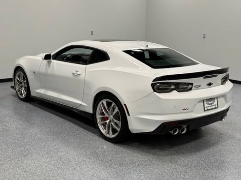 Used 2022 Chevrolet Camaro SS RWD image 6