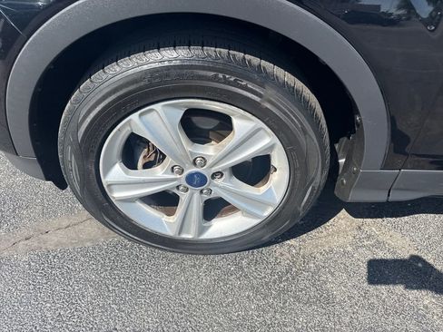 Used 2016 Ford Escape SE w/ Equipment Group 201A FWD image 18