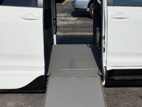 Used 2016 Toyota Sienna LE FWD image 12