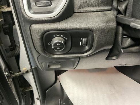 Used 2020 RAM 1500 Big Horn AWD/4WD image 11