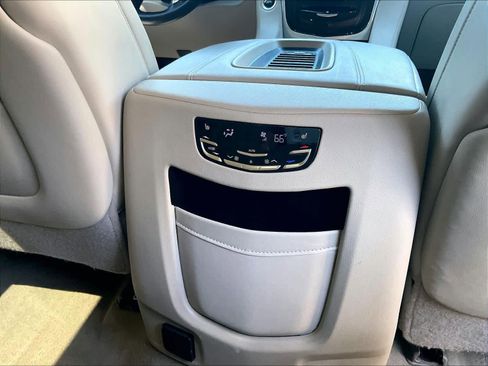 Used 2019 Cadillac Escalade Luxury AWD/4WD image 34