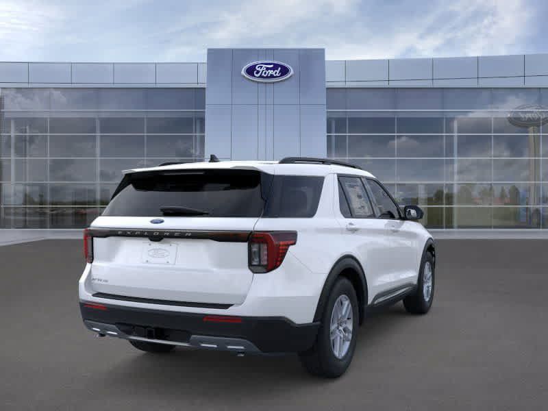 Used 2025 Ford Explorer Active w/ Active Comfort Package RWD image 8