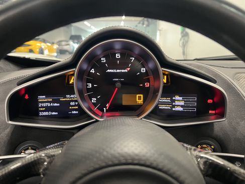 Used 2014 McLaren MP4-12C Spider RWD image 19