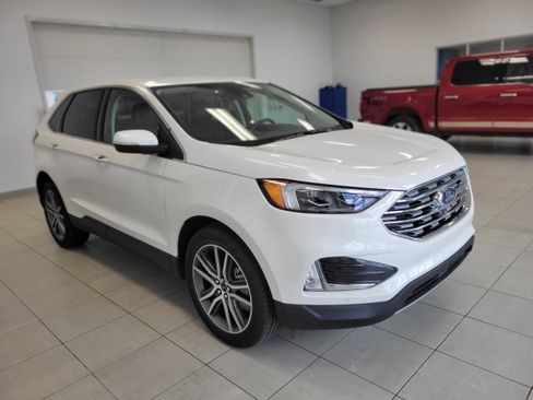 Used 2024 Ford Edge Titanium w/ Equipment Group 301A AWD/4WD image 4
