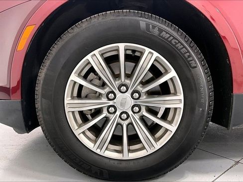 Used 2018 Cadillac XT5 Luxury w/ Driver Awareness Package FWD image 8
