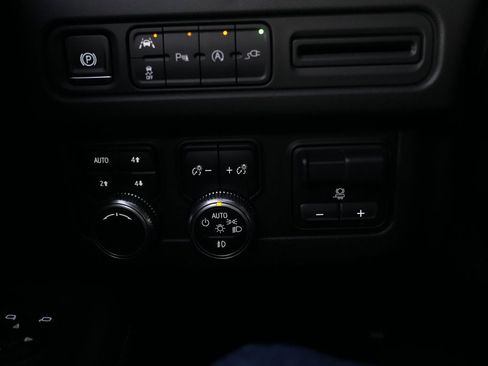 Used 2021 GMC Yukon XL SLT w/ SLT Luxury Plus Package image 53