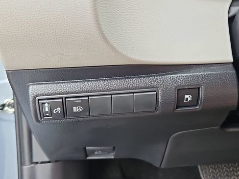 Used 2025 Toyota Corolla LE w/ Convenience Package FWD image 15