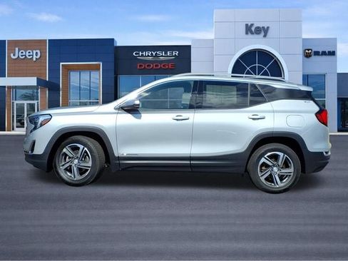 Used 2020 GMC Terrain SLT AWD/4WD image 2
