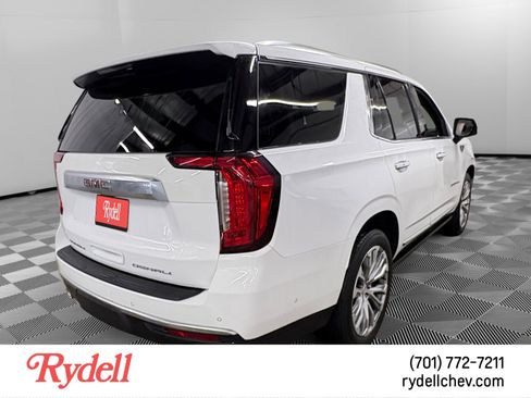 Used 2024 GMC Yukon Denali w/ Denali Reserve Package image 5
