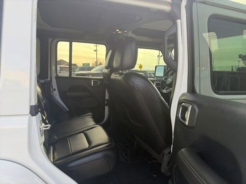 Used 2018 Jeep Wrangler Unlimited Sahara w/ Quick Order Package 24M Moab AWD/4WD image 45