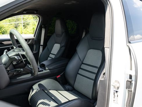 Used 2024 Porsche Cayenne S AWD/4WD image 28