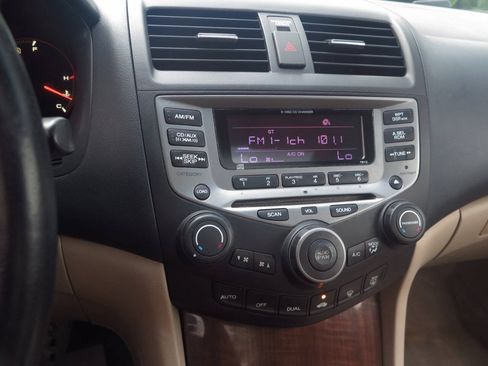 Used 2006 Honda Accord EX-L image 9