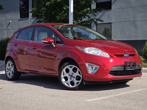 Used 2011 Ford Fiesta SES w/ 301A Rapid Spec Order Code FWD image 2