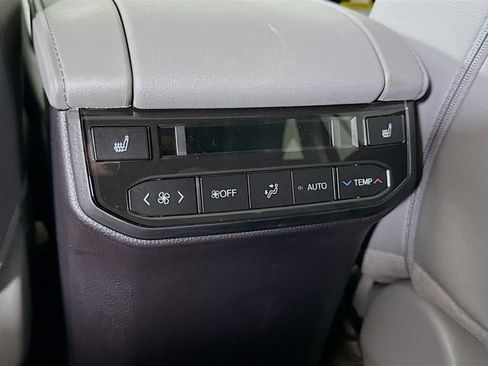 New 2026 Toyota Highlander Platinum AWD/4WD image 25