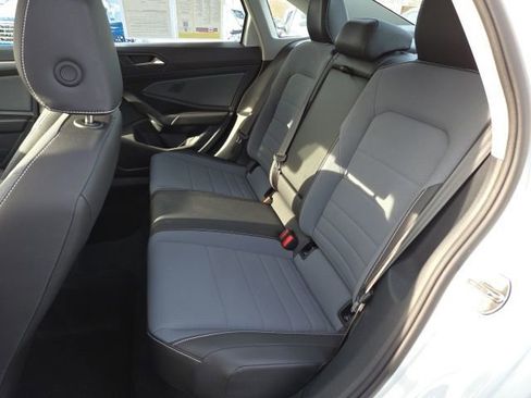 Used 2025 Volkswagen Jetta SE image 11