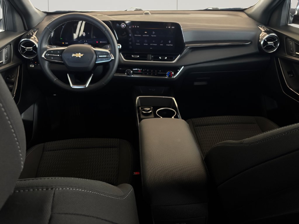 Used 2026 Chevrolet Equinox LT w/ Safety and Technology Package FWD image 15