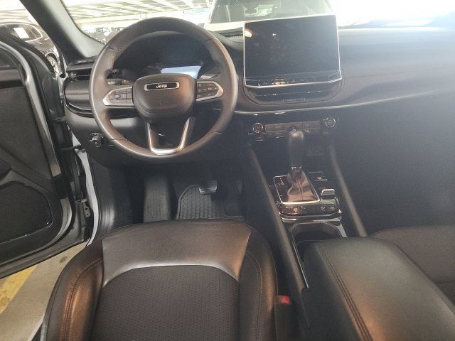 Used 2024 Jeep Compass Trailhawk AWD/4WD image 5