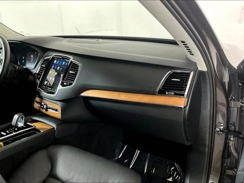 Used 2024 Volvo XC90 B6 Plus image 16