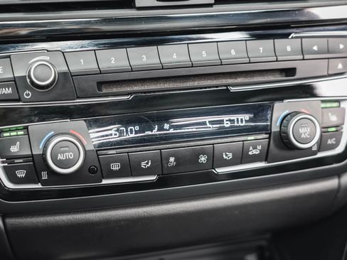 Used 2016 BMW M4 Convertible image 45