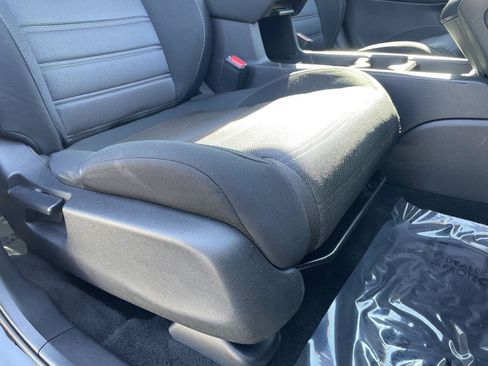 Used 2018 Honda CR-V EX image 3