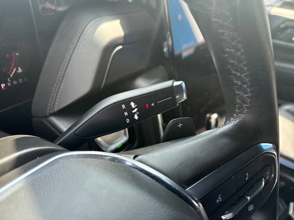 Used 2025 GMC Yukon XL Denali AWD/4WD image 37