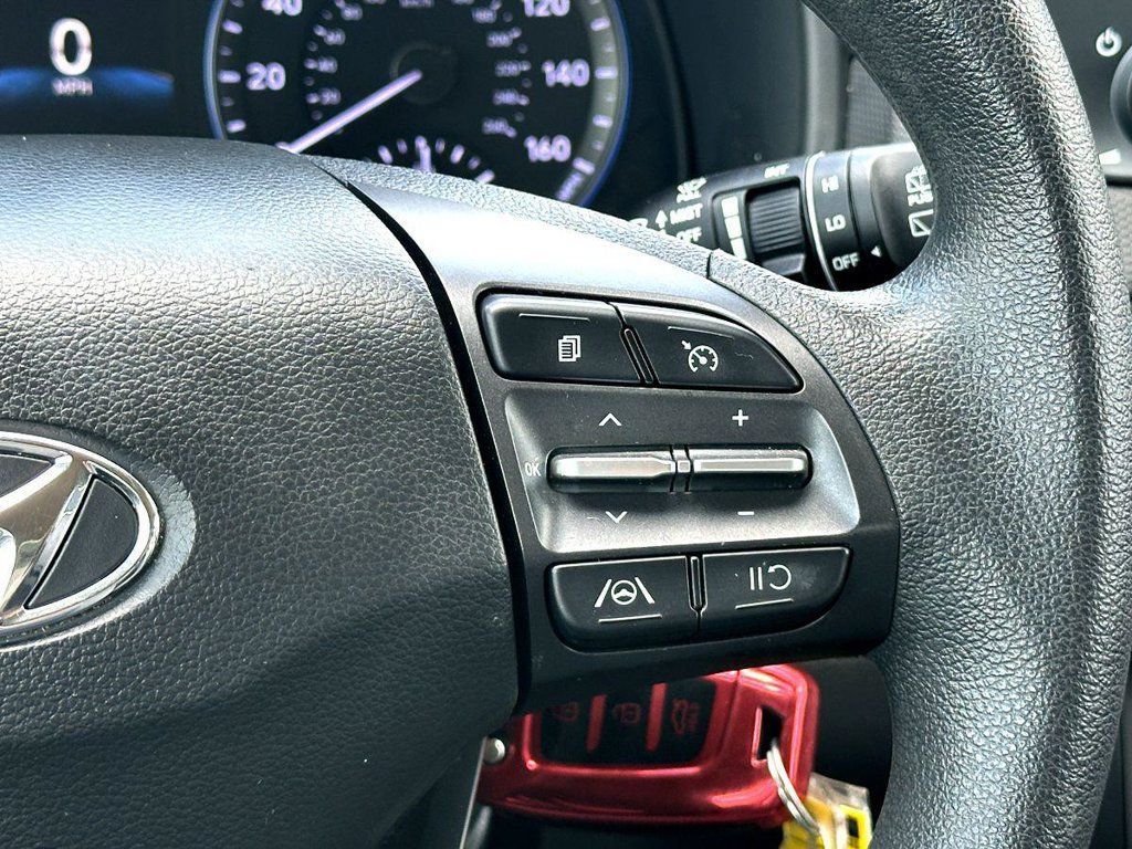 Used 2022 Hyundai Kona SE FWD image 25