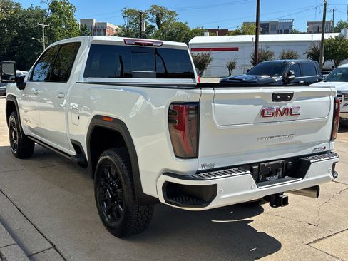 Used 2025 GMC Sierra 2500 AT4 w/ AT4 Premium Plus Package AWD/4WD image 6