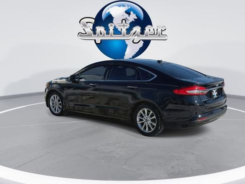 Used 2017 Ford Fusion SE image 7