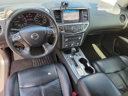 Used 2018 Nissan Pathfinder SL image 9