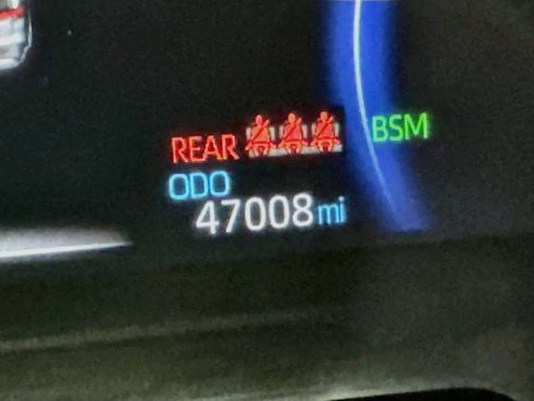 Used 2025 Toyota RAV4 XLE AWD/4WD image 19