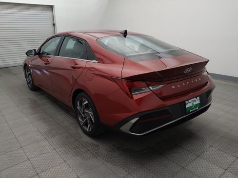Used 2025 Hyundai Elantra SEL FWD image 5