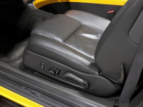 Used 2005 Chevrolet SSR w/ Preferred Equipment Group image 79