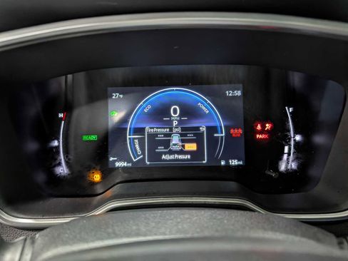 Used 2024 Toyota Corolla Cross XSE image 22