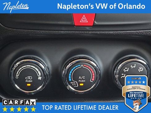 Used 2017 Jeep Renegade Altitude AWD/4WD image 16