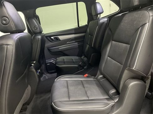 Certified 2025 Buick Enclave Preferred image 18