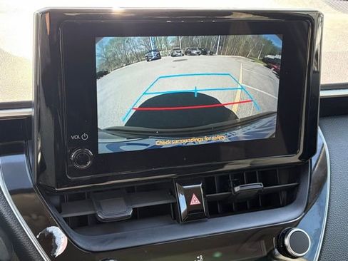 Used 2023 Toyota Corolla LE FWD image 3