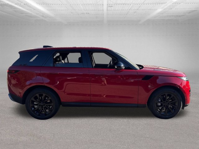 Used 2025 Land Rover Range Rover Sport SE AWD/4WD image 4