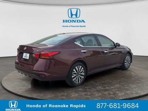 Used 2024 Nissan Altima 2.5 SV FWD image 5