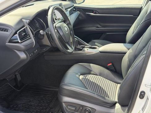 Used 2021 Toyota Camry SE w/ Convenience Package FWD image 15