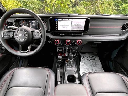 Used 2024 Jeep Wrangler Unlimited Rubicon w/ Capability Package AWD/4WD image 15