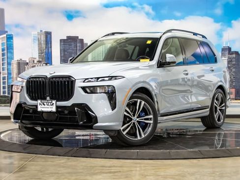 Used 2024 BMW X7 xDrive40i w/ M Sport Package AWD/4WD image 2