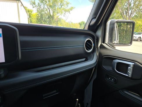 Used 2024 Jeep Wrangler High Altitude AWD/4WD image 22