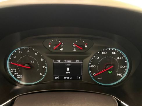 Used 2018 Chevrolet Equinox LT AWD/4WD image 38