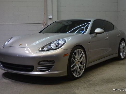 Used 2011 Porsche Panamera 4 AWD/4WD image 2